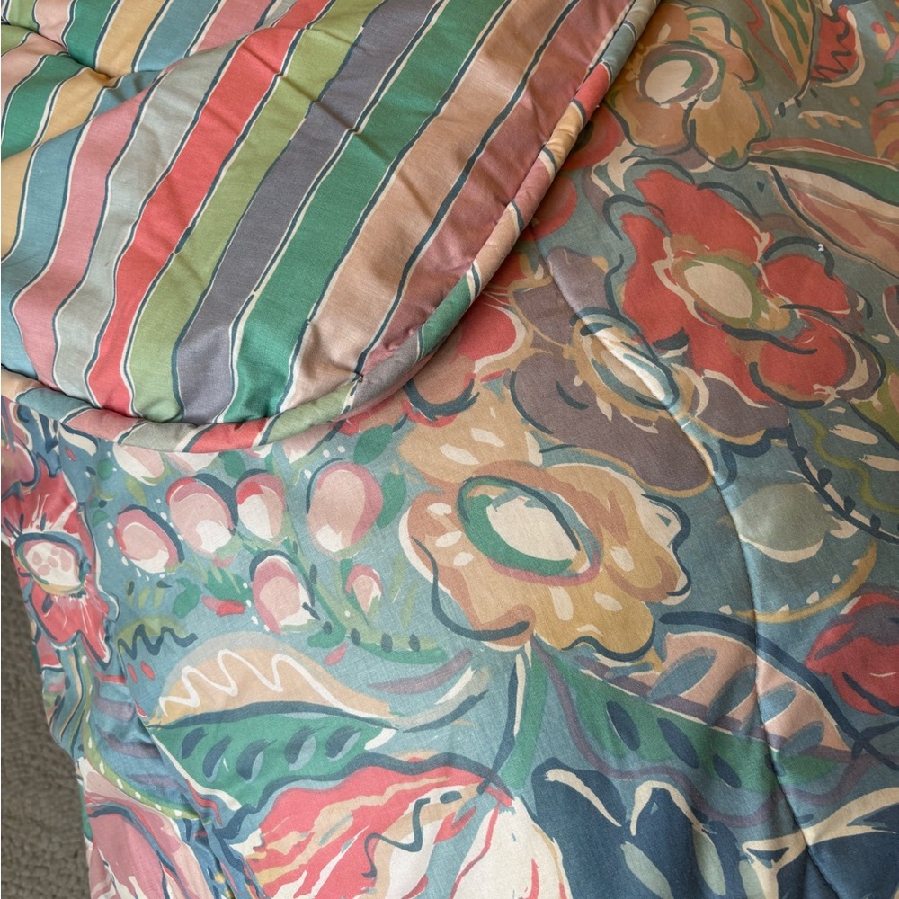 COLLIER CAMPBELL Queen Reversible Comforter 9pc set + skirt, shams, sheets, val